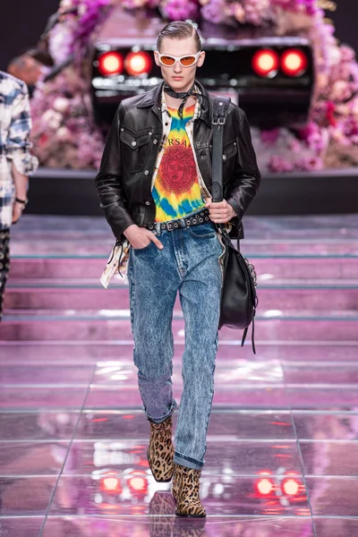 Look 24